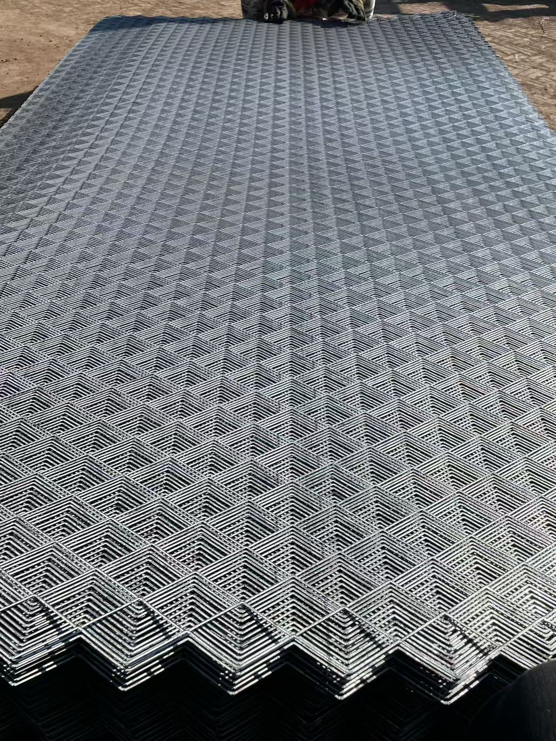 蓝色喷涂钢板网